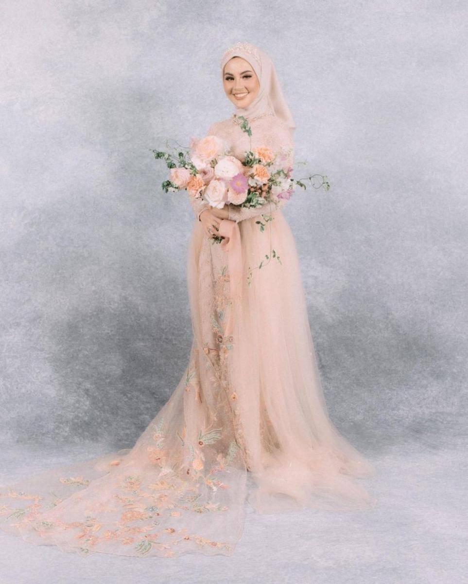 Inspirasi Kebaya Lamaran hingga Resepsi Rancangan Surya Abduh (instagram.com/suryaabduh)