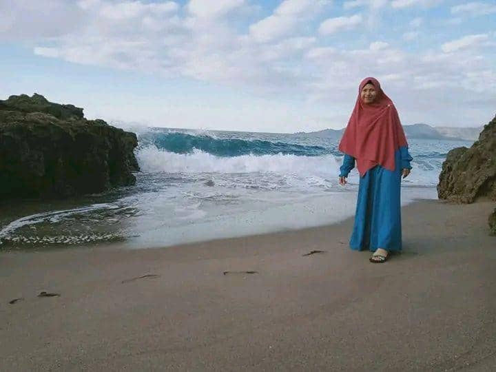 Foto pengunjung pantai Toro Jampa (Dok pribadi/Nurdiati)