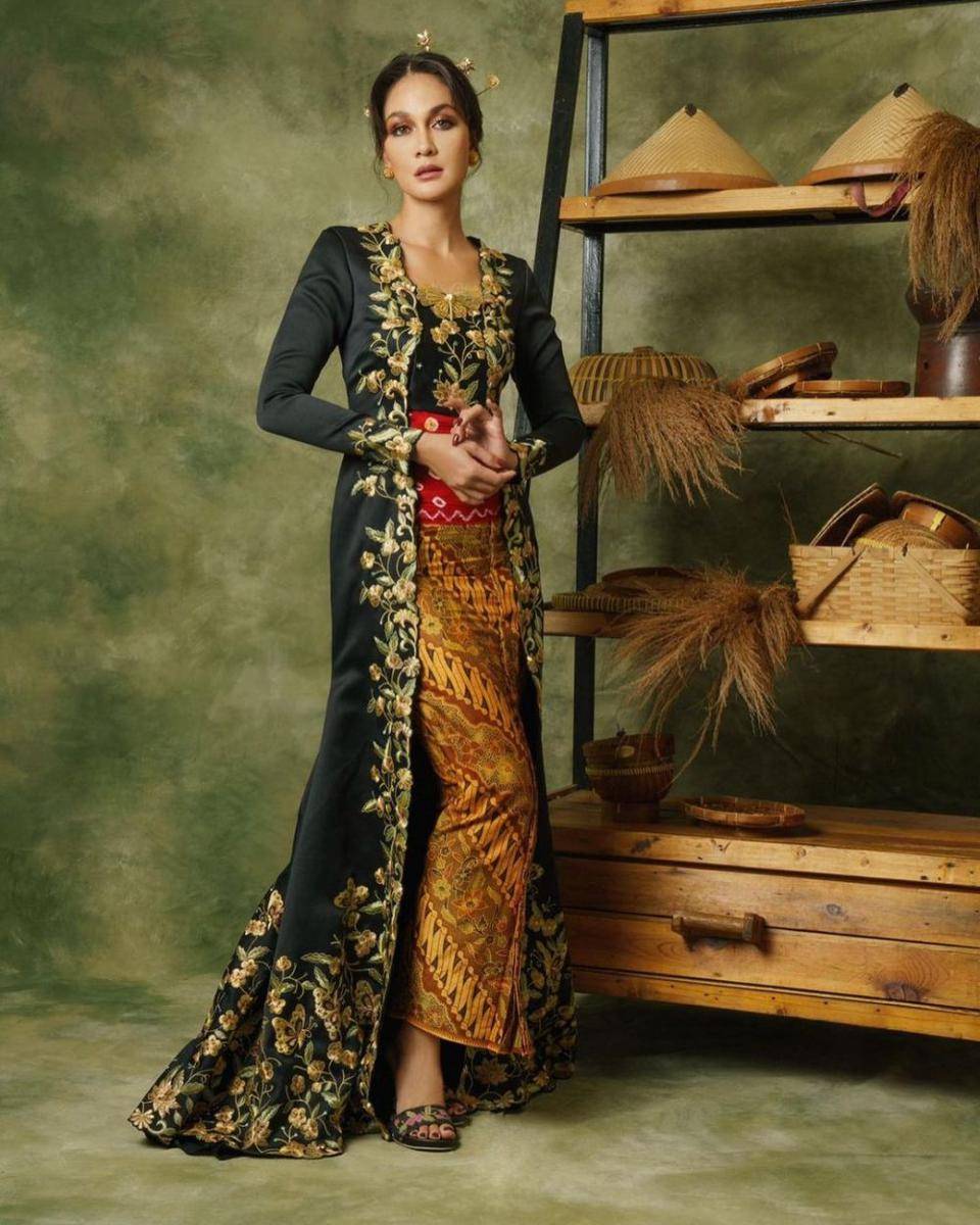 Inspirasi Kebaya Lamaran hingga Resepsi Rancangan Surya Abduh (instagram.com/suryaabduh)