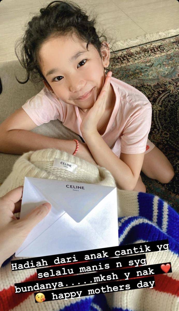 potret cantik Bilqis saat rayakan hari ibu (instagram.com/ayutingting92)