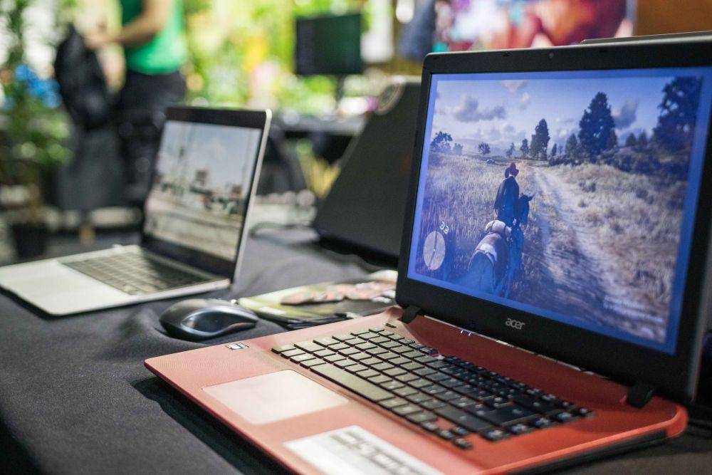 Laptop yang digunakan 24 jam penuh perlu mendapat perawatan lebih. (unsplash.com/Clastr Cloud Gaming)