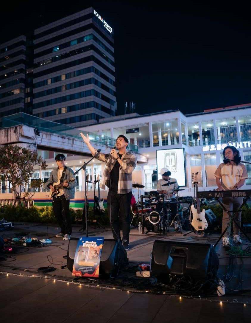 Penampilan Vintonic di Sarinah (instagram.com/vintonicmusic)