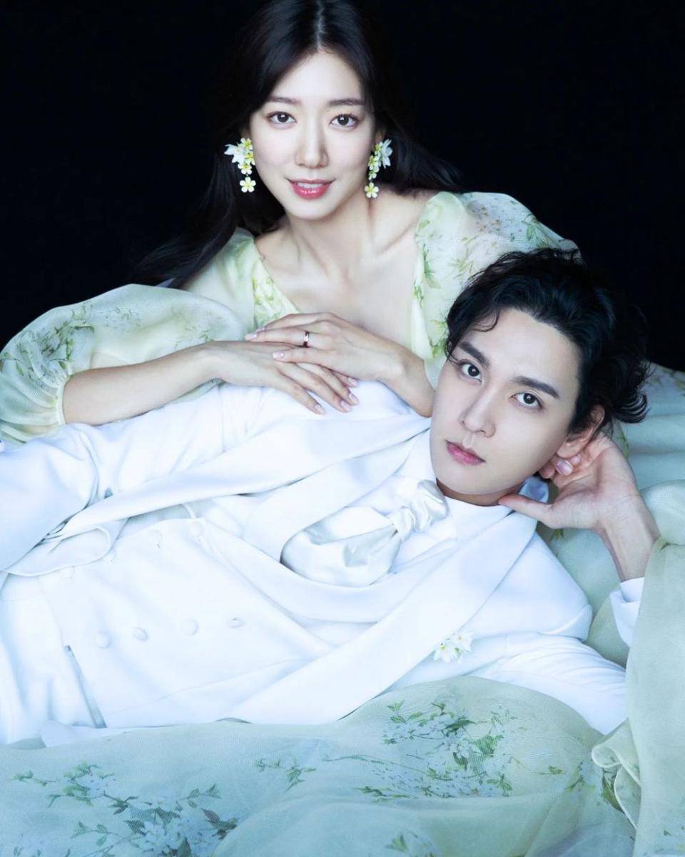 foto prewedding Park Shin Hye dan Choi Tae Joon (instagram.com/laciel.co.kr)