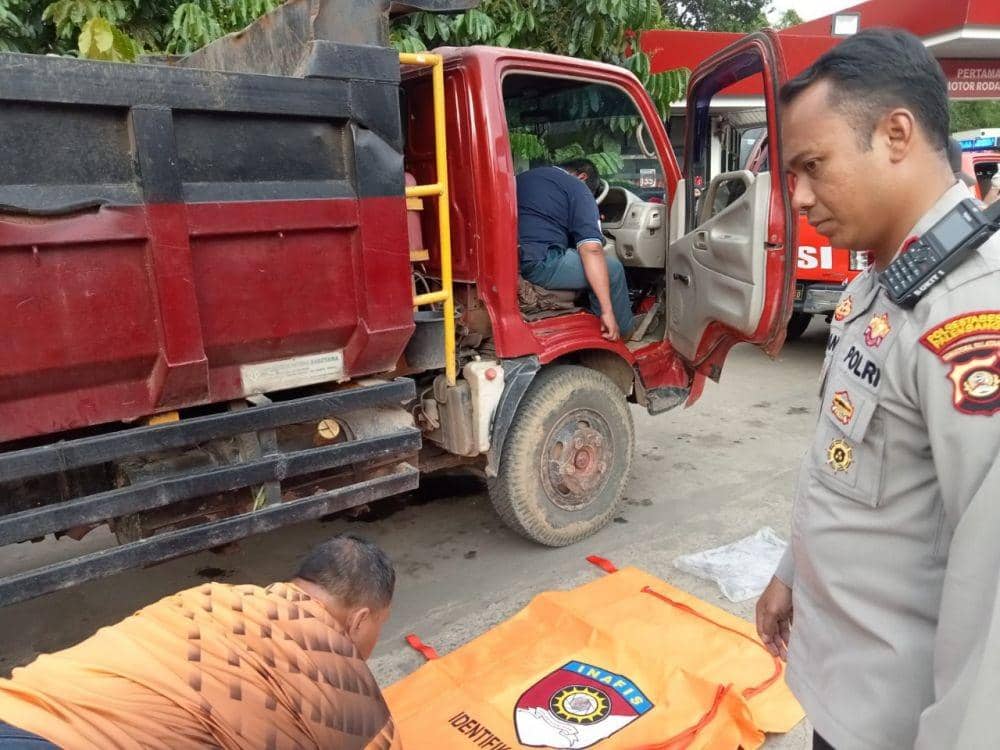 Sopir Truk Ditemukan Meninggal Saat Antre BBM di SPBU Palembang