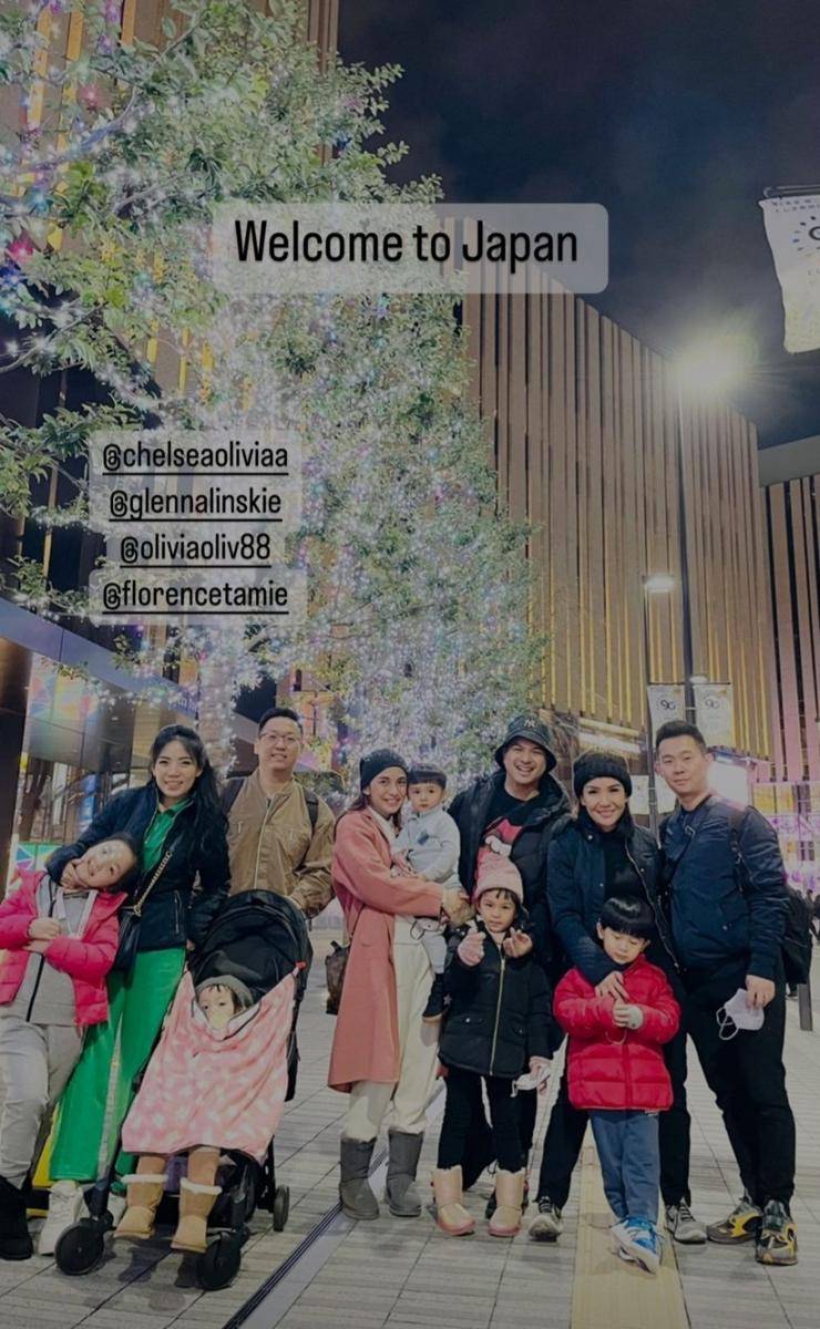 Momen Chelsea dan keluarga di Jepang (instagram.com/_light_and_bright)
