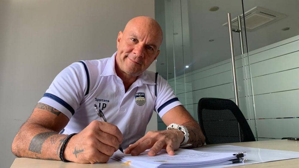 Persib Perpanjang Kontak Pelatih Kiper Luizinho Passos