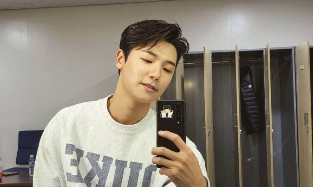 Minhyuk CNBLUE (instagram.com/mr_kanggun)