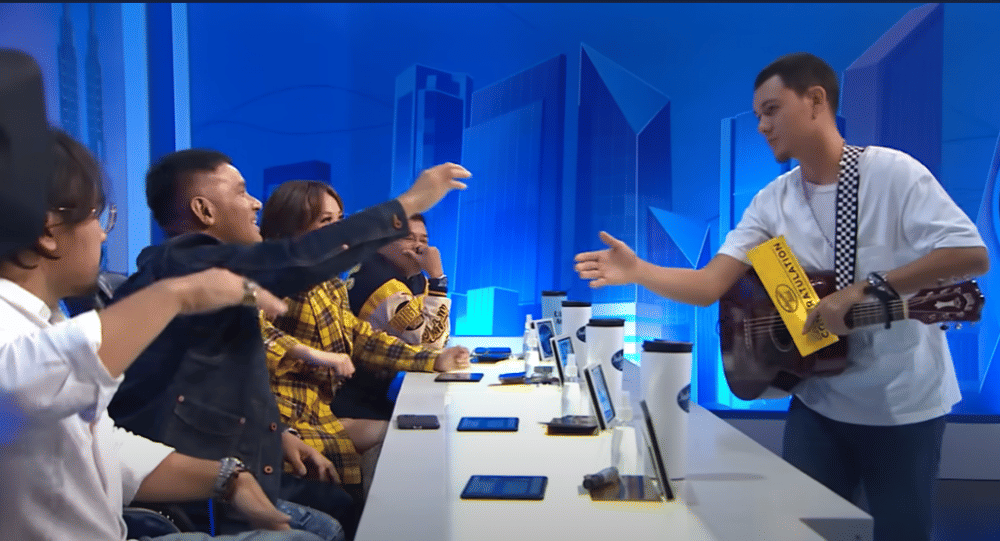 Nyoman Paul Aro, bek PSDS yang mengikuti audisi Indonesia Idol (YouTube/Indonesia Idol)