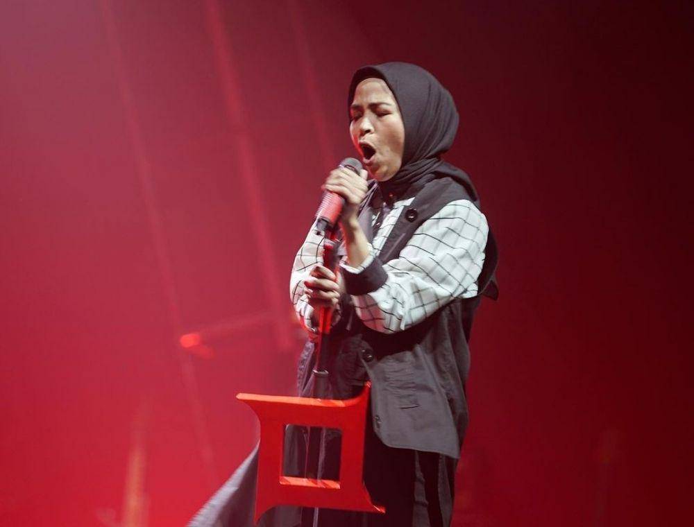 aksi panggung Tantri Syalindri (instagram.com/tantrisyalindri)