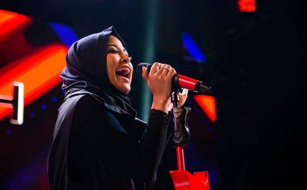 aksi panggung Tantri Syalindri (instagram.com/tantrisyalindri)