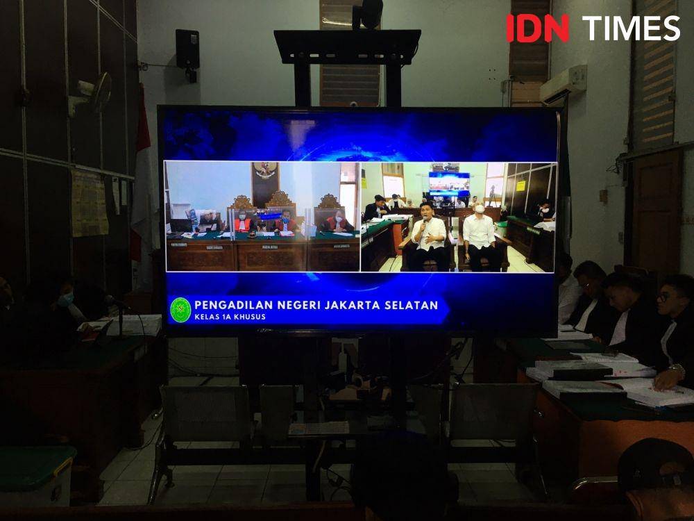 Terdakwa obstruction of justice kasus pembunuhan berencana Brigadir Yosua, Chuck Putranto jalani sidang pada Jumat (23/12/2022). (IDN Times/Irfan Fathurohman)