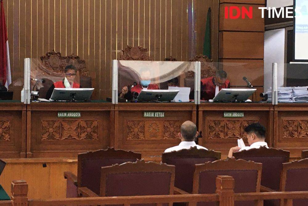 Terdakwa obstruction of justice kasus pembunuhan berencana Brigadir Yosua, Chuck Putranto jalani sidang pada Jumat (23/12/2022). (IDN Times/Irfan Fathurohman)