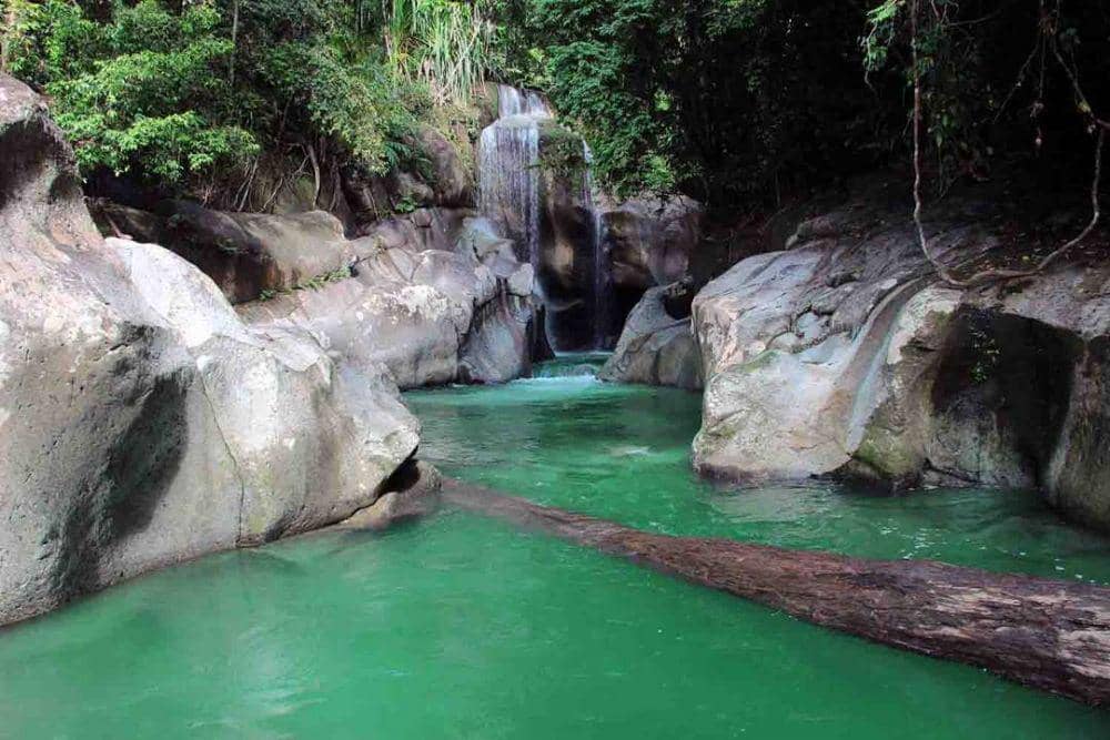 Keindahan Air Terjun Nyarai terletak di Kecamatan Lubuk Alung. (instagram.com/ritnokurniawan)