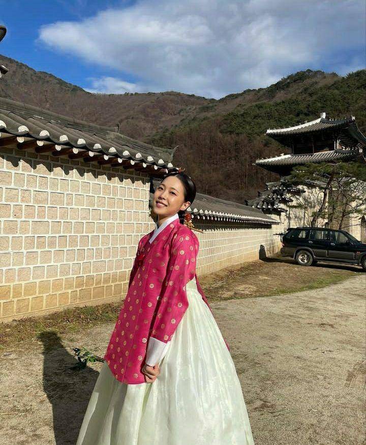 Yi Seo di balik layar The Red Sleeve (instagram.com/_yiseoluv)