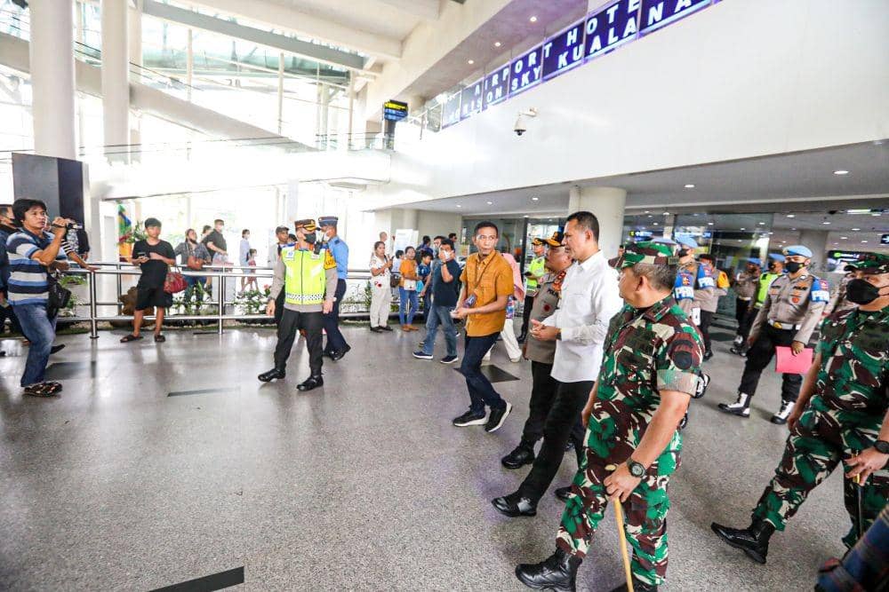 Wakil Gubernur (Wagub) Sumatera Utara (Sumut) Musa Rajekshah bersama Kapolda Sumut Irjen R.Z. Panca Putra Simanjuntak dan Pangdam I/BB Mayjen TNI Achmad Daniel A Chardin memastikan kesiapan Bandar Udara Kualanamu dalam menghadapi arus mudik Natal dan Tahun Baru (Nataru) 2022.