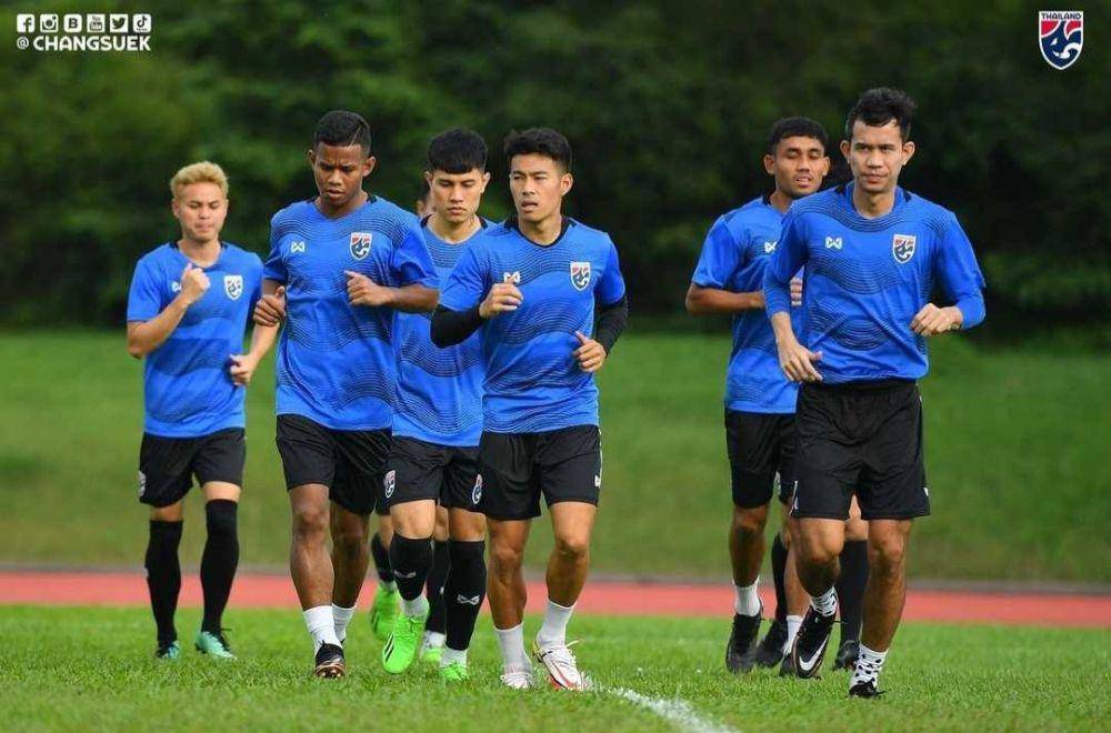 potret timnas Thailand latihan (instagram.com/@changsuek)