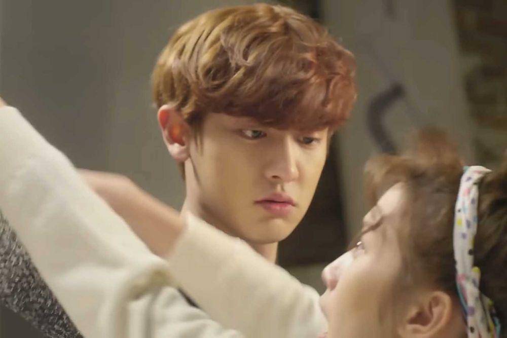 Chanyeol dan Moon Ga Young. (Youtube/SMTOWN)