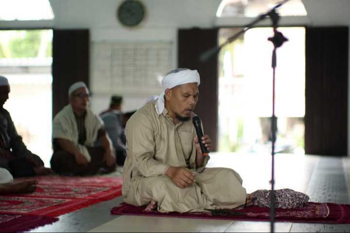 4 Perbedaan Ilmu Hitam dan Ilmu Putih, Punya Tujuan yang Gak Sama!