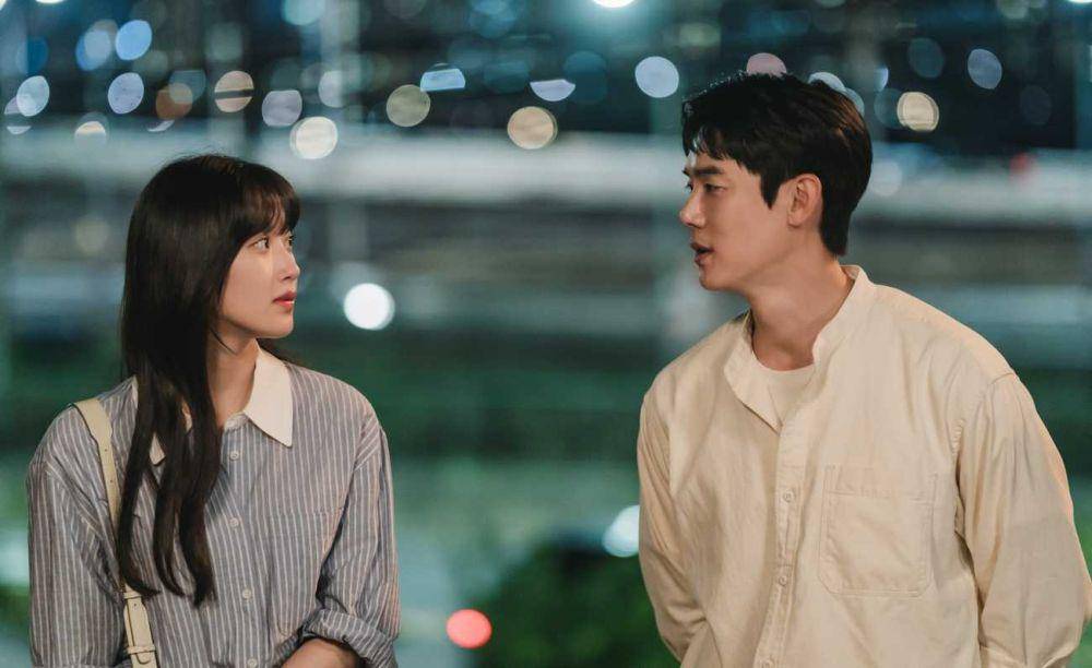 Moon Ga Young dan Yoo Yeon Soek. (Soompi)