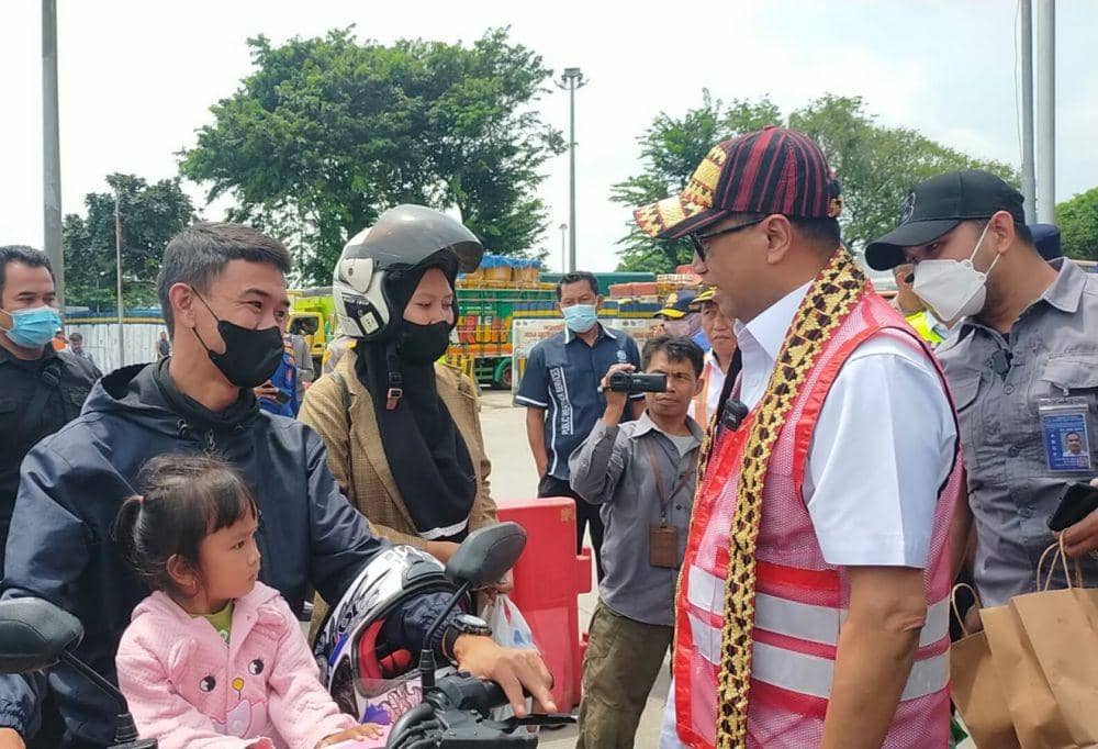 Menteri Perhubungan (Menhub) RI Budi Karya saat meninjau Pelabuhan Bakauheni, Lampung Selatan. (IDN Times/Istimewa).