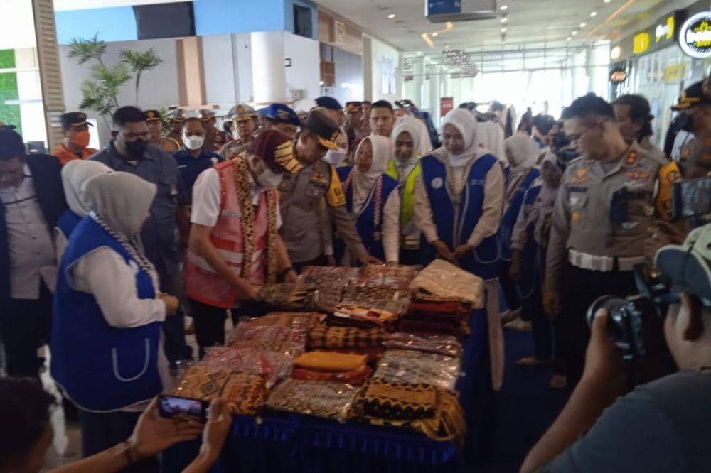 Menteri Perhubungan (Menhub) RI Budi Karya saat meninjau Pelabuhan Bakauheni, Lampung Selatan. (IDN Times/Istimewa).