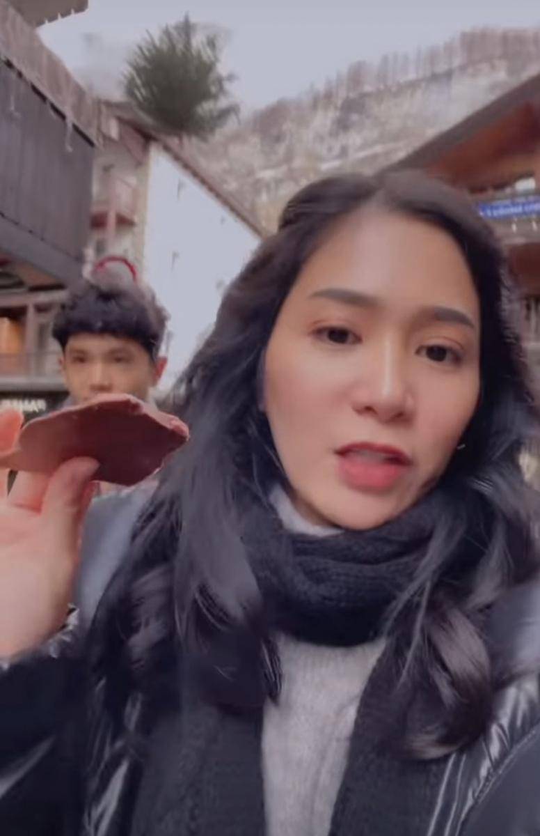 Bunga Zainal di Swiss (instagram.com/bungazainal05)