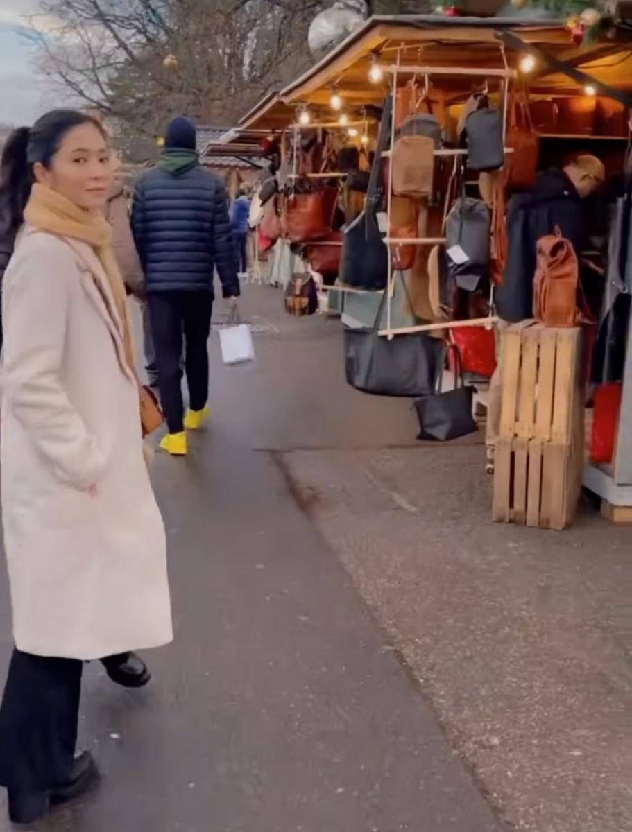 Bunga Zainal di Swiss (instagram.com/bungazainal05)