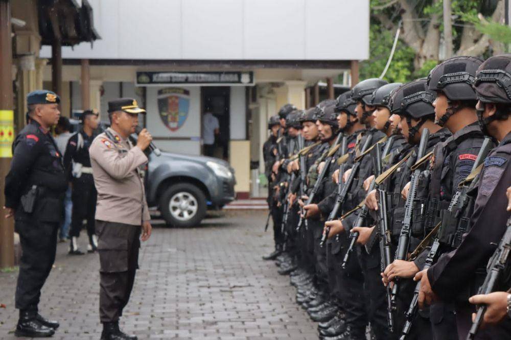 Polresta Mataram gelar pasukan pengamanan ibadah Natal 2022. (dok. Polresta Mataram)