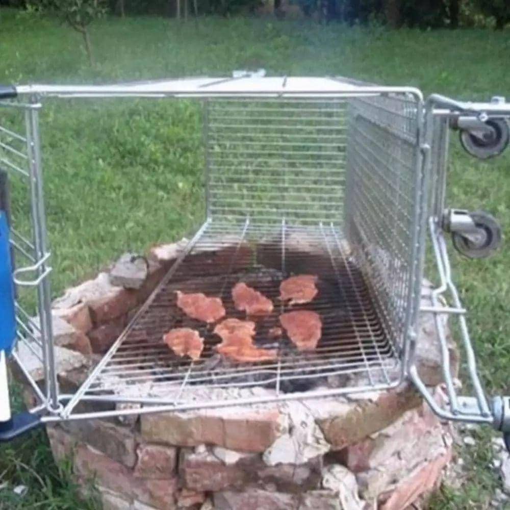 momen kocak orang bakar makanan (instagram.com/unconditionaldesign)