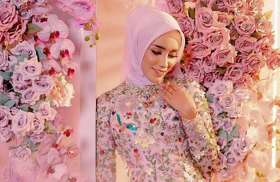 Inspirasi Kebaya Karya Asky Febrianti Buat Kamu yang Tampil Berhijab