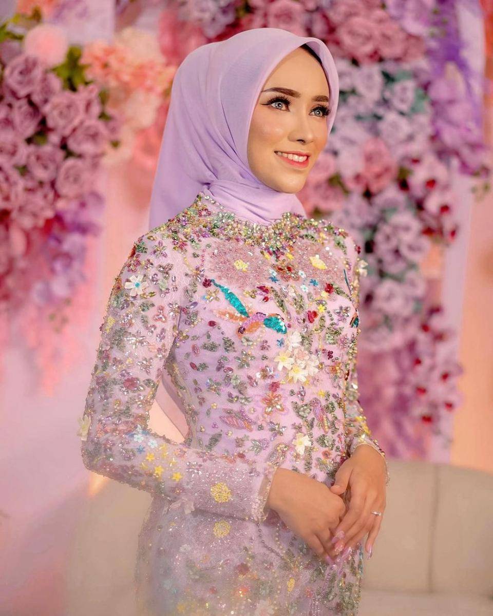 kebaya karya Asky Febrianti (instagram.com/askyfebrianti)