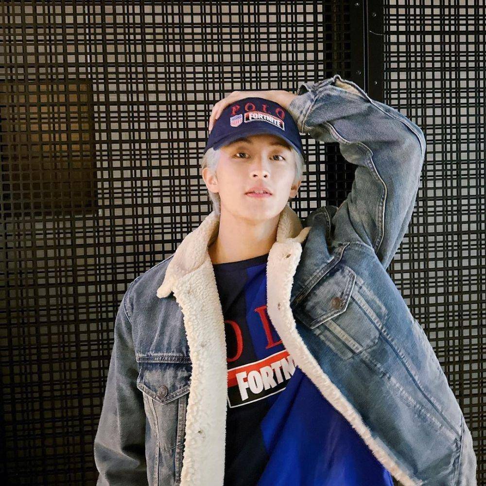 Mark NCT (instagram.com/onyourm__ark)