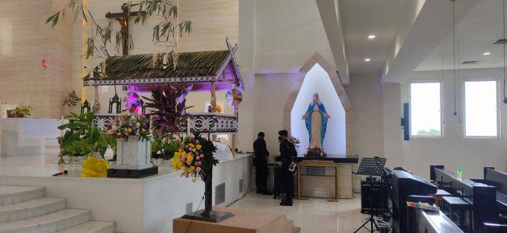 Brimob Kaltara Sterilkan Gereja selama Perayaan Natal di Tarakan