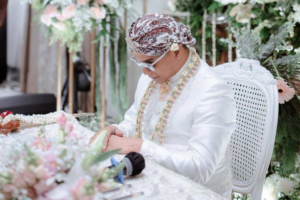 prosesi akad nikah Wirang Birawa dan Umi Kalsum (instagram.com/wirangbirawa)