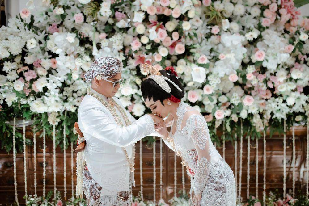 prosesi akad nikah Wirang Birawa dan Umi Kalsum (instagram.com/wirangbirawa)