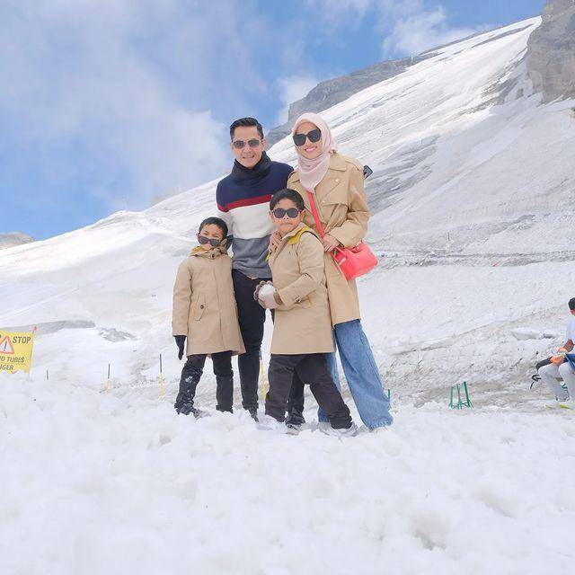 potret liburan keluarga Alyssa Soebandono dan Dude Harlino di Swiss (instagram.com/dude2harlino)