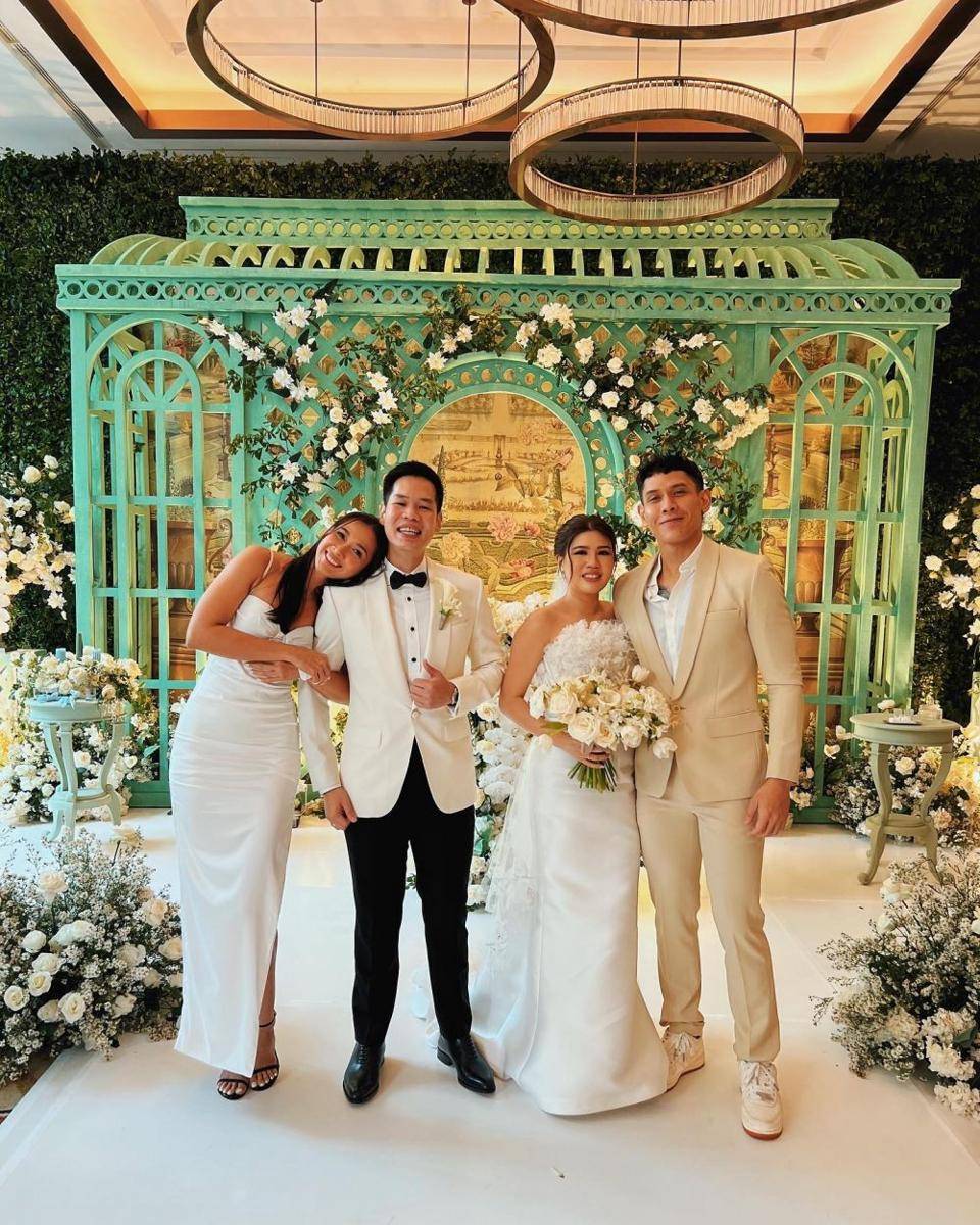 Gaya kondangan Andrea Dian (instagram.com/andreadianbimo)