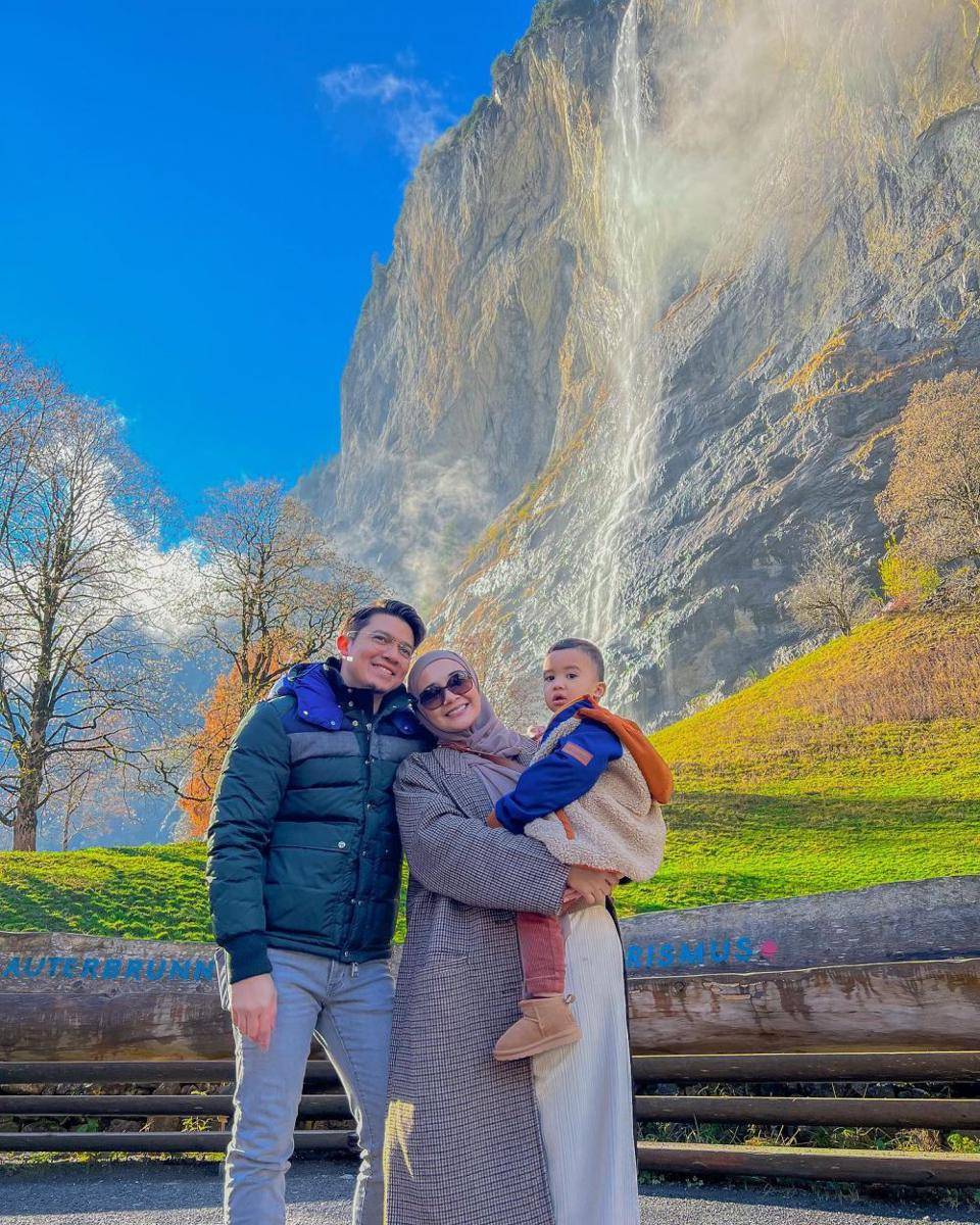 potret liburan keluarga Irwansyah dan Zaskia Sungkar di Swiss (instagram.com/zaskiasungkar15)