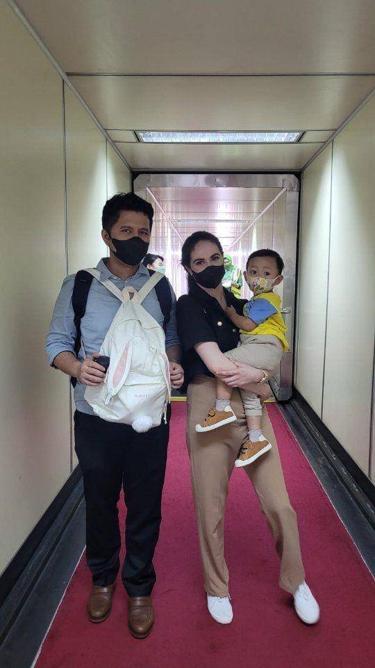 Arumi Bachsin dan Emil Dardak (instagram.com/arumibachsin_94)