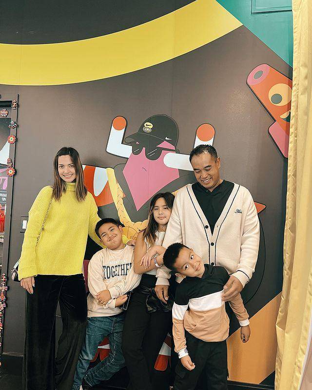 Nia Ramadhani dan keluarga di Amerika (instagram.com/ramadhaniabakrie)