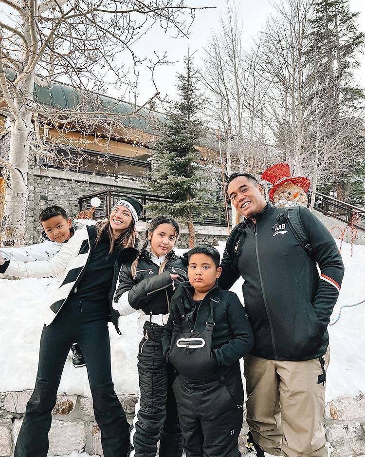 Nia Ramadhani dan keluarga di Amerika (instagram.com/ramadhaniabakrie)