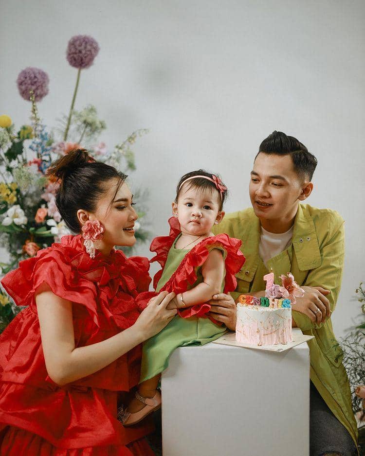 potret keluarga Nella Kharisma (instagram.com/nellakharisma)