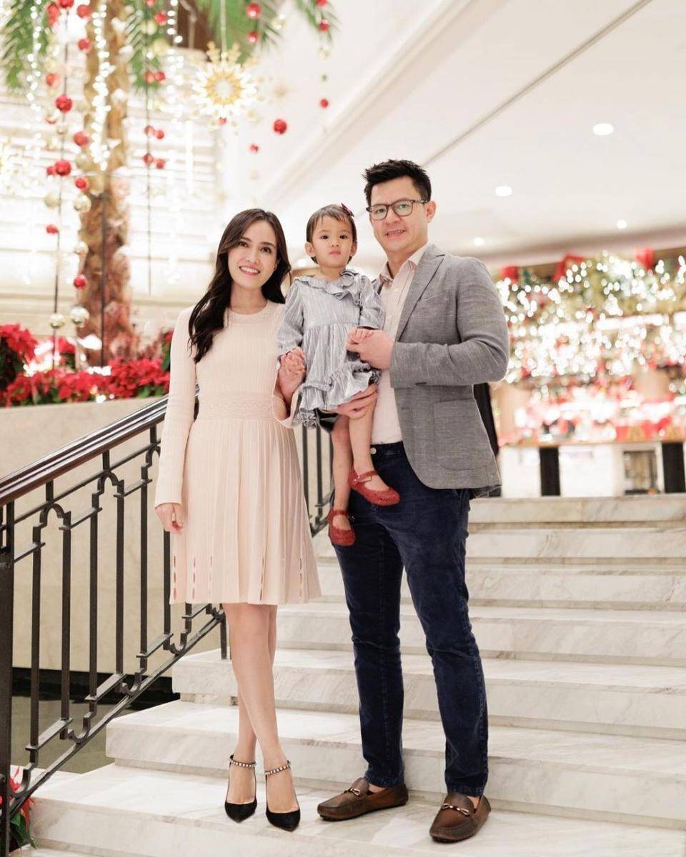 Gaya artis rayakan natal. (instagram.com/shandyaulia)