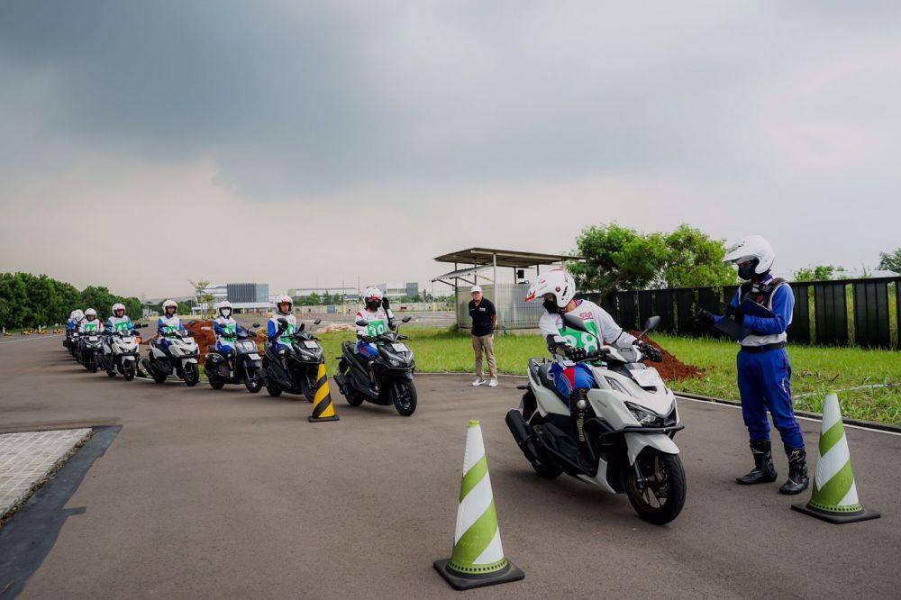 Yayasan AHM mengajak 45 duta safety riding dari lima sekolah binaan setingkat SMA mengikuti Safety Riding Camp (SR Camp) (Dok. IDN Times)