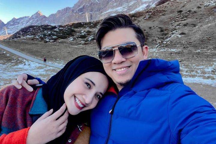 potret liburan Zaskia Sungkar dan Irwansyah di Swiss (instagram.com/irwansyah_15)