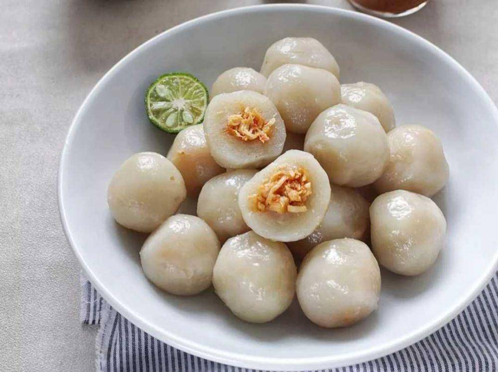 cilok isi suwir ayam pedas (instagram.com/yulia_tokarmo)