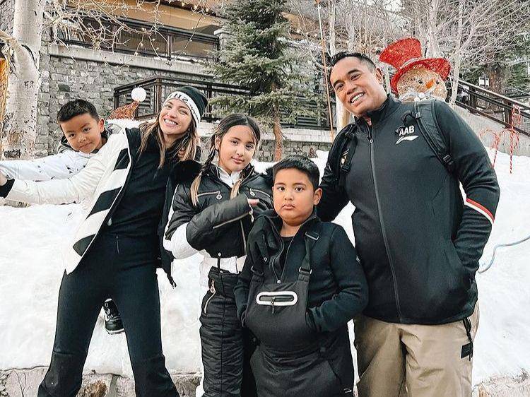 Nia Ramadhani dan keluarga di Amerika (instagram.com/ramadhaniabakrie)