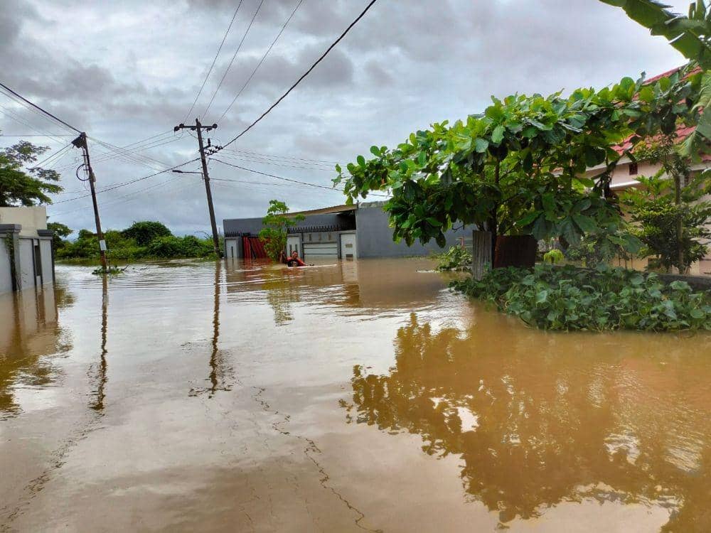 Kondisi banjir di Blok 10 Perumnas Antang Makassar, Minggu (25/12/2022). IDN Times/Istimewa