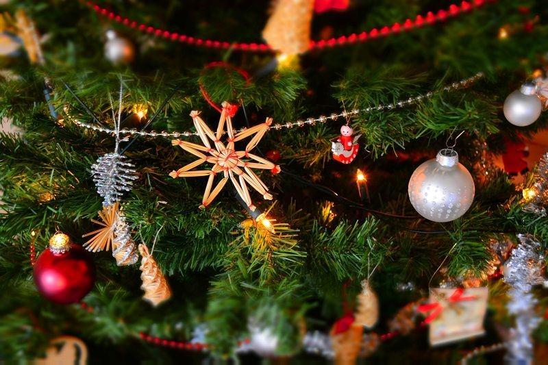 Bagaimana Hukum Mengucapkan Selamat Natal dalam Islam?