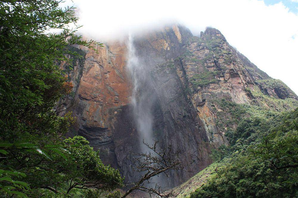 Air Terjun Angel (wikimedia.org)